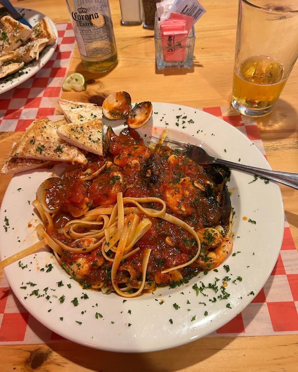 Pasta w Meatball & Garlic Bread